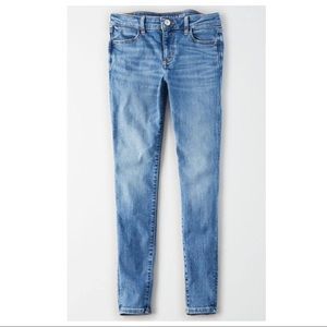 American Eagle Faded Blue Skinny Jeans Size 2